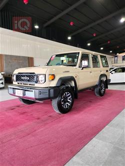 تۆیۆتا لاند کرۆزەر 70